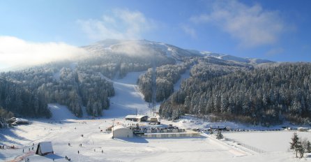 Bjelašnica: Jedna osoba poginula, povrijeđena žena transportovana na KUM