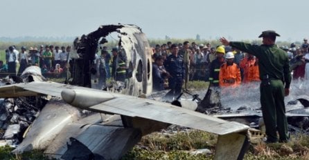 Vojni avion se srušio na kuću:  Poginula oba pilota, žena iz kuće preživjela!