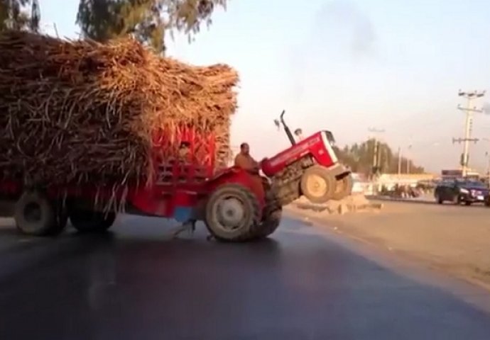 Majstor za volanom: Ovaj čovjek je pokazao kako se vozi traktor (VIDEO)