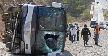 DRAMA NA CESTI: U zadnjoj sekundi izborili prolaz, pa stradali u autobusu