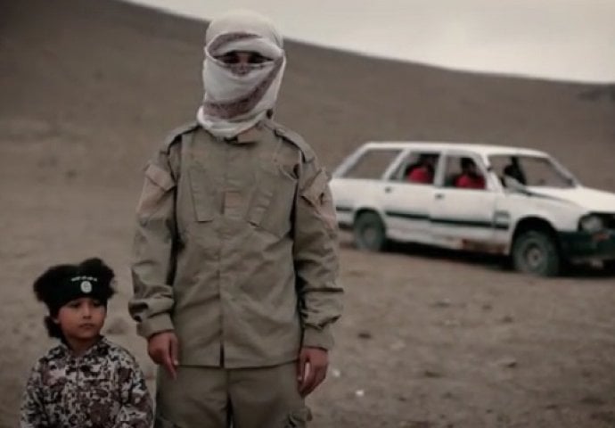 ISIL objavio video u kojem četverogodišnji dječak ubija ‘špijune’