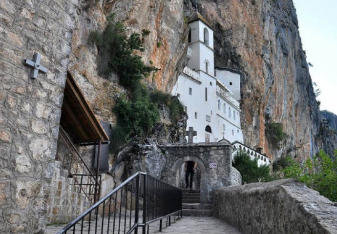 ČUDO U MANASTIRU OSTROG: Slijepa djevojčica sanjala je anđela, pa ujutro progledala