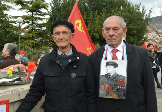 Antifašisti obilježili 71. godišnjicu oslobođenja Mostara, vandali oskrnavili partizansko groblje