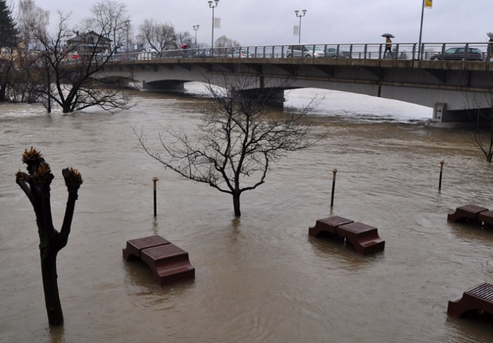 Nivo Une nizvodno u porastu, 20 centimetara do kritičnog stanja