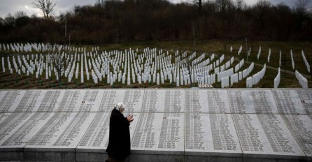 Sutra 13. godišnjica otvaranja Memorijalnog centra Srebrenica-Potočari