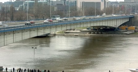 "Prije par godina, jedan čovjek je skočio sa Brankovog mosta"