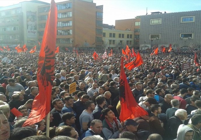 Hiljade građana stiglo na protest opozicije