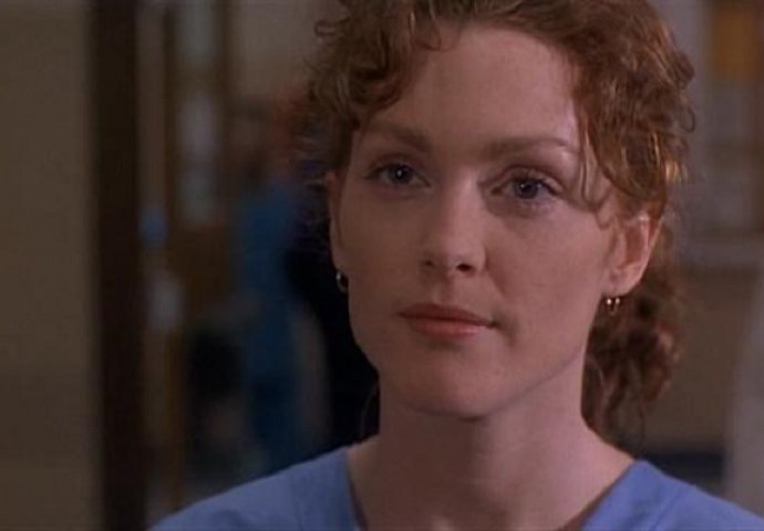 Ponosno nosi svoje godine: Ona ima 55 godina i izgleda potpuno prirodno