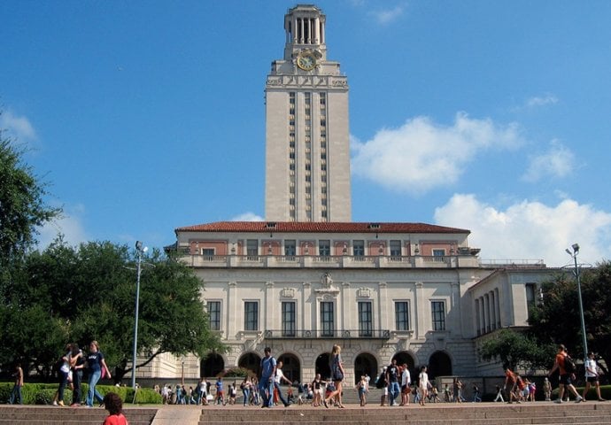 Univerzitet Texas dopustio studentima nošenje oružja unutar kampusa