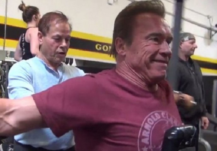   Čak i u 69.godini Terminator razbija u teretani (VIDEO)