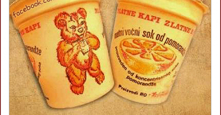 Omiljeni sokić djetinjstva u plastičnoj čaši sa nacrtanim medom