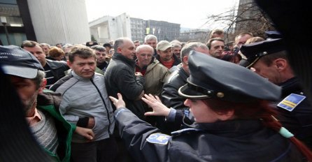 Radnici Krivaje ispred Općinskog suda u Zenici traže prodaju imovine