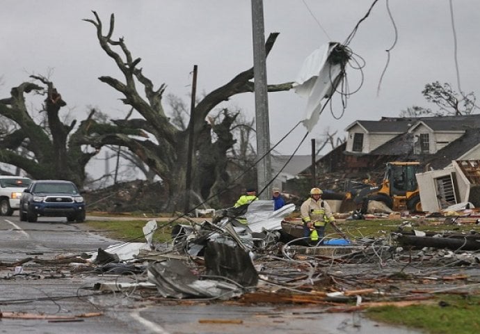 Tornado pogodio Lujzijanu i Misisipi, bez struje deseci hiljada domaćinstava