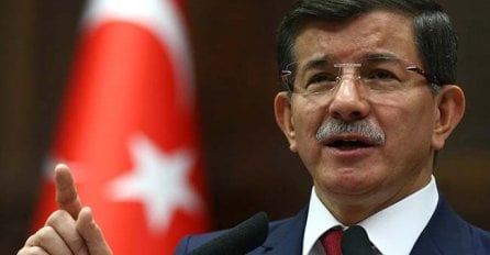 Davutoglu poručio teroristima: U svakom smo dijelu Turske i niko nas ne može zastrašiti