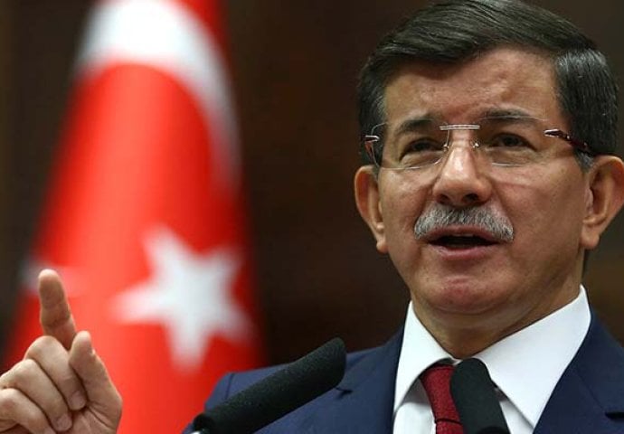 Davutoglu poručio teroristima: U svakom smo dijelu Turske i niko nas ne može zastrašiti