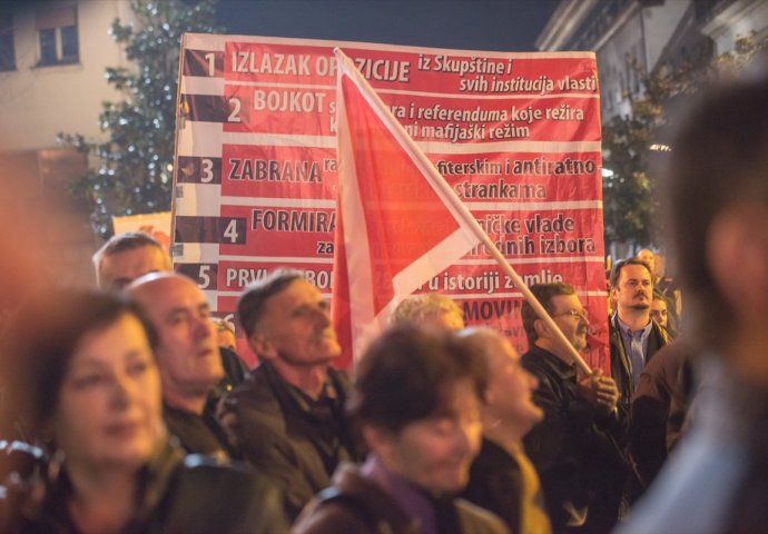  Protest DF-a u Podgorici: Opozicija pozvana da napusti parlament, a Vlada da podnese ostavku