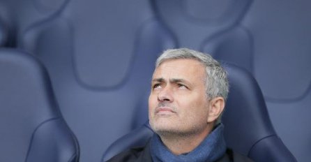 Mourinho želi mlađeg defanzivca u Manchester Unitedu