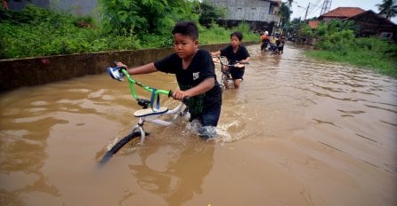 Monsusnke kiše u Indoneziji: Ulice Jakarte poplavljene, evakuirane stotine porodica