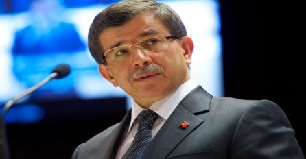 Davutoglu: Jedan od lidera opozicije sarađuje s teroristima kako bi Tursku uvukao u haos