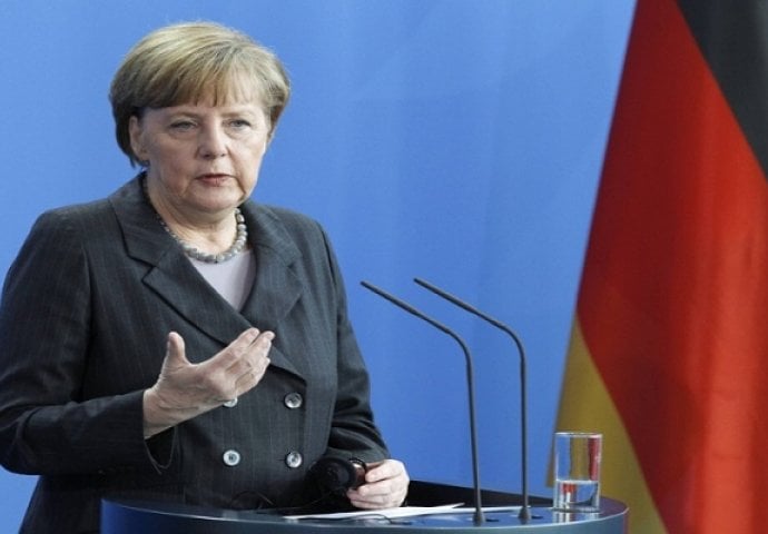 Merkel: Grčka ne smije biti sama u borbi sa izbjeglicama