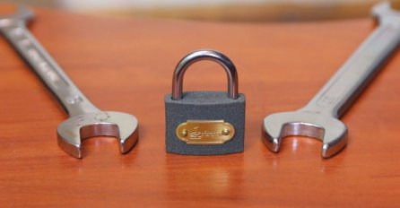 Evo kako da otvorite svaki katanac za samo par sekundi, trik zlata vrijedan (VIDEO)