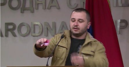 Miladinović: Zbog čega sam pocijepao člansku kartu SNSD-a