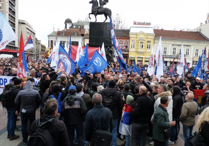 U Nišu održan veliki anti-NATO protest