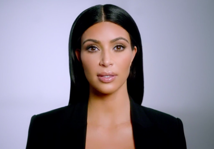 Kim Kardashian potpuno gola poručila fanovima: "Nemam šta da obučem"
