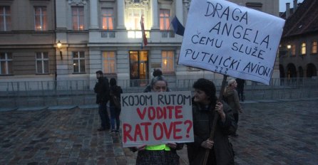 Protest  pred Vladom protiv zatvaranja balkanske rute