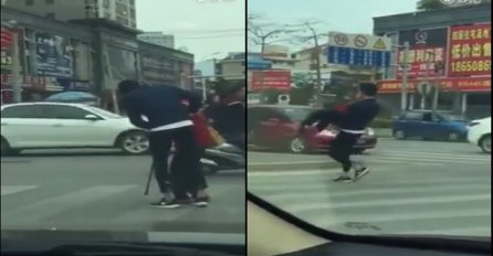 Ovom momku treba skinuti kapu: Pogledajte kako je prenio staricu preko ceste (VIDEO)