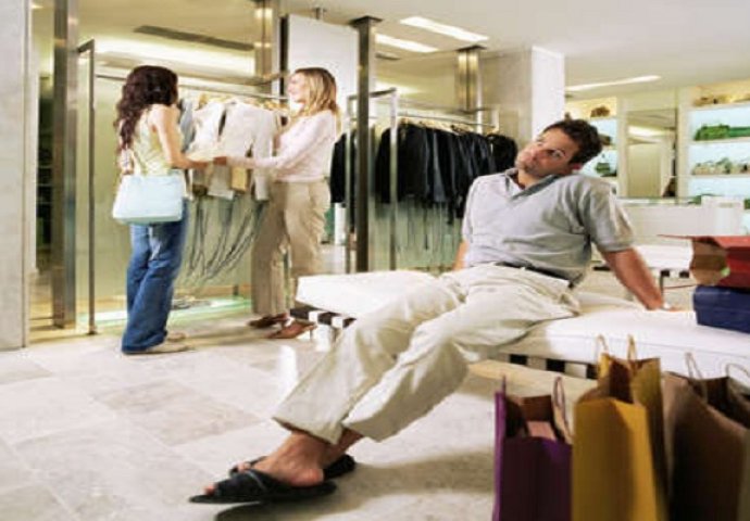 '' Juče sam u jednom shooping centru  uzeo ženske gaćice ''