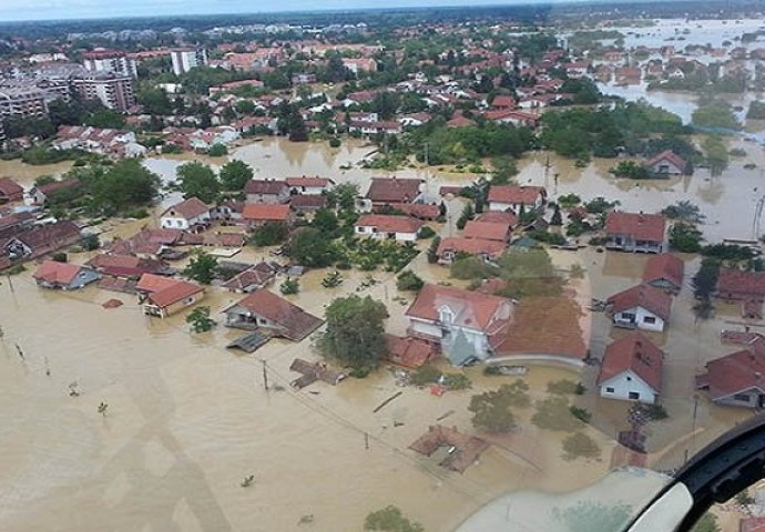 Poplave oštetile 700 kuća i hiljade hektara poljoprivrednog zemljišta