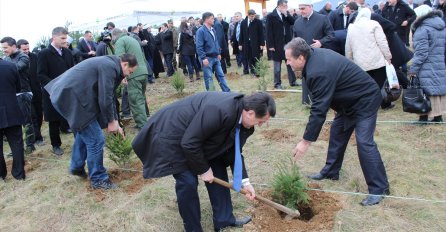 Sjećanje na genocid u Srebrenici: Posađene prve sadnice u Memorijalnoj šumi 8372 kod Goražda