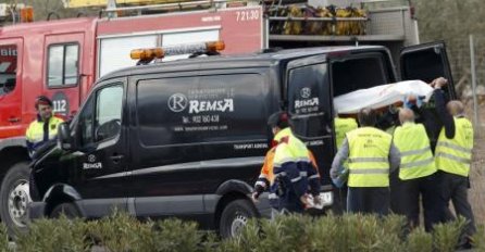 Stravičan sudar studentskog autobusa i automobila: Poginulo najmanje 14, a povrijeđeno 30 osoba