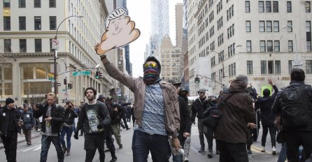 Masivni anti-Trump protesti u New Yorku i Arizoni