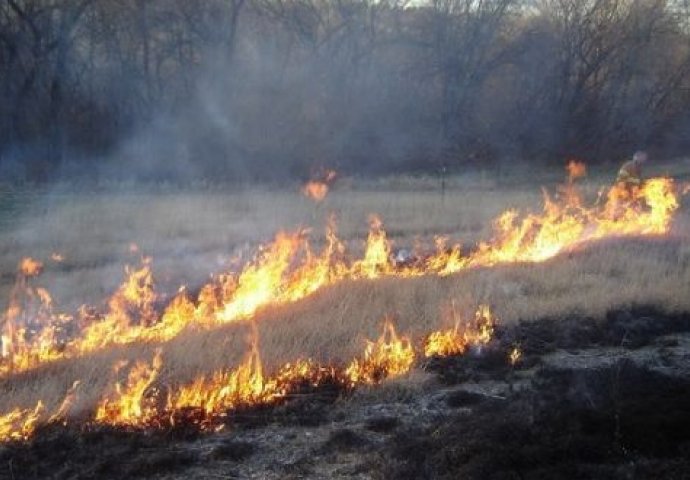 Na području Kaknja zabilježeno više šumskih požara