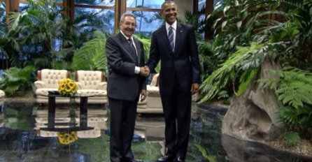  Historijski susret na Kubi: Raul Castro u Havani primio Baracka Obamu 