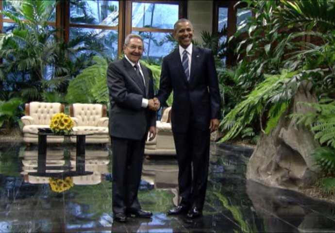  Historijski susret na Kubi: Raul Castro u Havani primio Baracka Obamu 