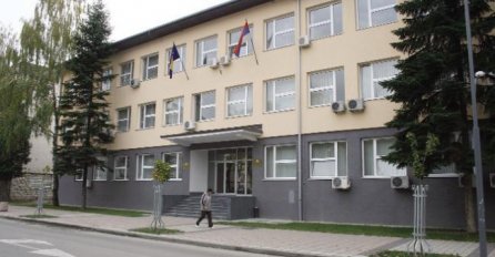 DOBOJ: Otac i sin osuđeni za silovanje maloljetne kćerke - sestre