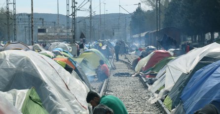 Iz Idomenije prebačeno 400 izbjeglica: Obustavom željezničkog saobraćaja nekoliko grupa i dalje nastavlja proteste 