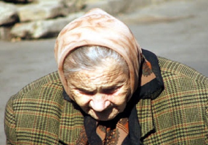 "Došlo mi je da preskočim onaj šalter i šamaram onu drsku ranicu"