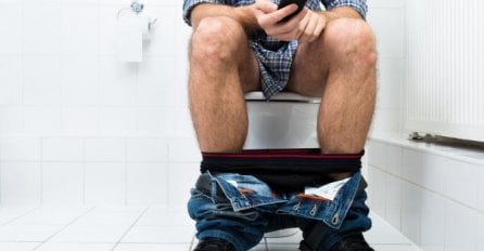 Nikad i nipošto nemojte nositi telefon u WC: Posljedice mogu biti fatalne