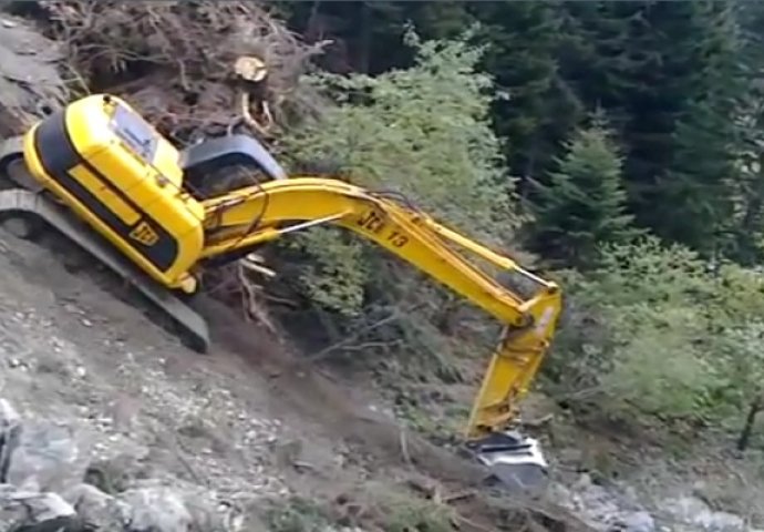 Ovakvo upravljanje bagerom sigurno do sada niste vidjeli (VIDEO)