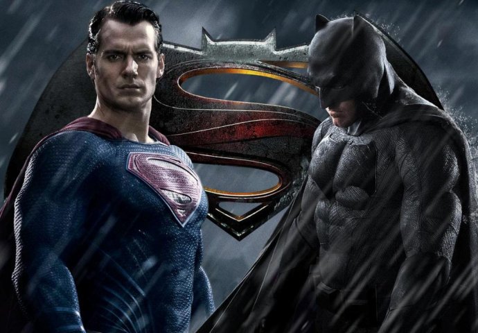 Ljubitelji Batmana i Supermana vodili ljubav nasred kina, a onda i napali zaposlenika