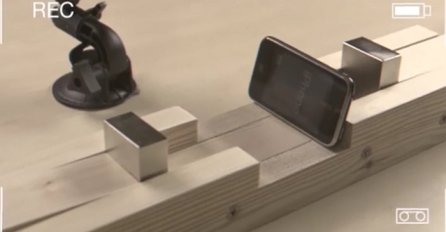 Stavio je iPhone između dva jaka magneta: Ono što se desilo u nastavku ostavlja bez riječi (VIDEO)