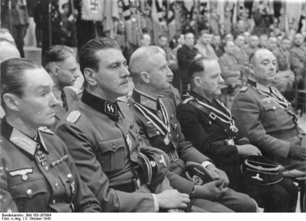 bundesarchiv-bild-183-j07994-berlin-skorzeny-reinhardt-zschirnt-kc3b6rner