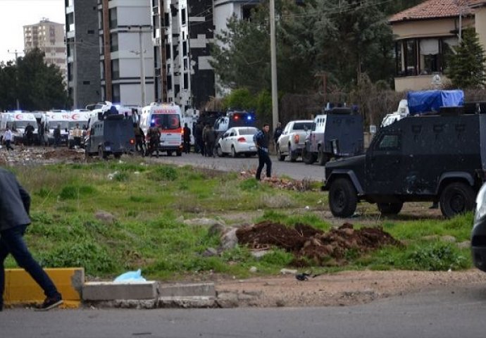  U bombaškom napadu u Diyarbakiru poginula četiri policajca, 14 ranjenih osoba 