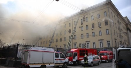 Požar u zgradi ruskog Ministarstva odbrane, evakuisano najmanje 47 ljudi