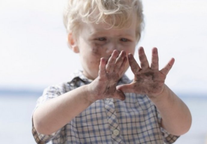 Poremećaji u ishrani djece : Šta ako jedu pijesak, sapun, zemlju? 