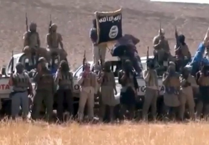 Pripadnici ISIL-a  izveli su seriju samoubilačkih napada na vojne i civilne ciljeve u Iraku